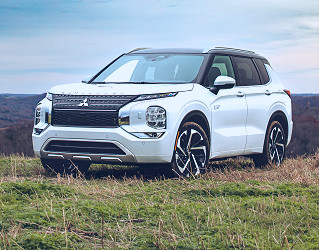 23 Mitsubishi Outlander PHEV Plugs Into Powertrain Potential | WardsAuto